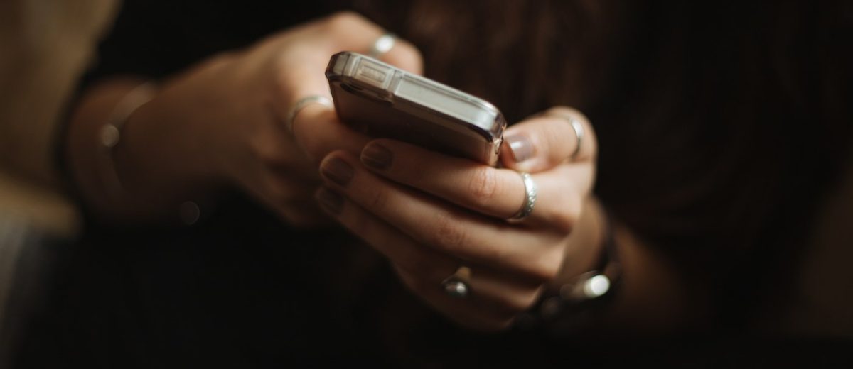 Chatbot or live chat? Choosing for your store
