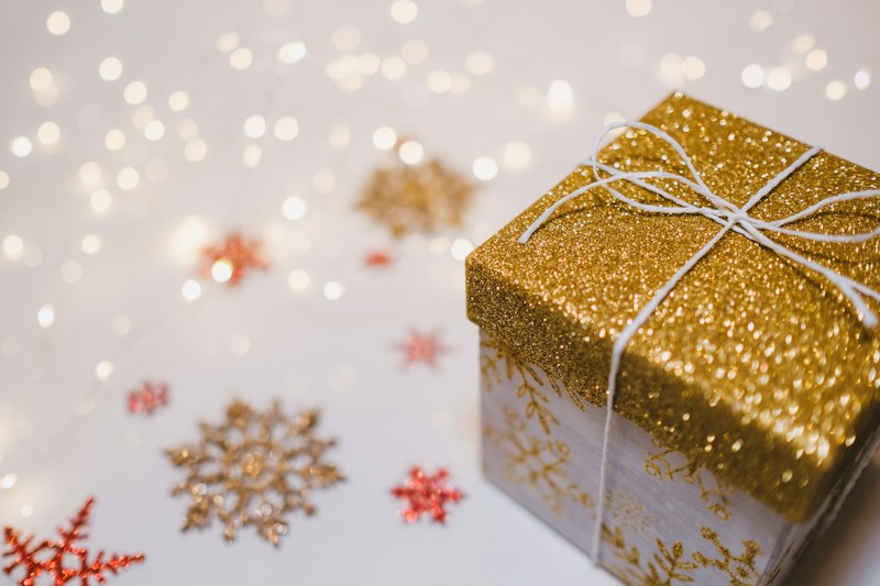 Seasonal gift box product shot